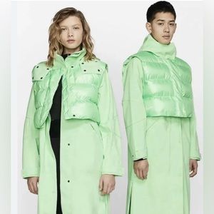 NWT NIKE SPORTSWEAR CITY READY WOMENS HOODED JACKET Brand Size LARGE